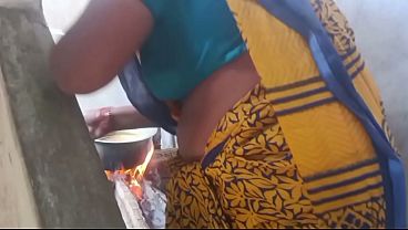 Bini Orang India Lagi Gatel, Bikin Crot Di Dapur.