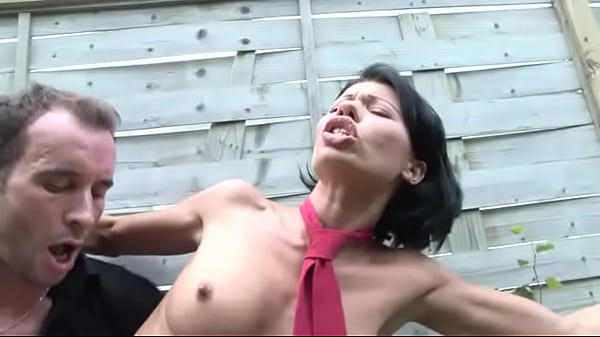 Cewek Abg Ngentot Di Belakang Sekolah, Telan Habis Sperma Bejat.