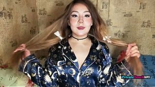 Gadis Gemuk Rusia Dengan Paha Besar Mainin Memek Sempitnya Pakai Dildo Yang Nancep Dalem.
