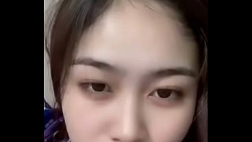 Cewek Indonesia Lagi Live, Nungguin Jari-jari Nakal Loe Nyentuh Tubuh Basahnya Sambil Ngeremas-remas.