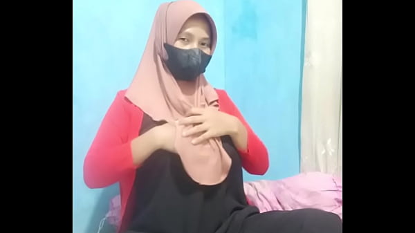 Gadis Hijab Ngentot Pakai Dildo, Colmek Sampe Crot Basah Kuyup