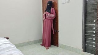 Ngentot Pertama Kali Sama Pacar India Jilbabnya Malu-malu, Crot Di Dalem