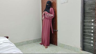 Ngentot Pertama Kali Sama Pacar India Jilbabnya Malu-malu, Crot Di Dalem