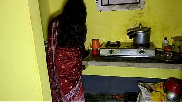 Bhabhi Lagi Kesepian Di Dapur, Devar Langsung Colokin Kontol Ke Memeknya Sampai Muncrat.