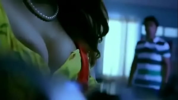 Desi Bhabhi, Nafsu Terpendam Yang Meledak Dalam Pelukan Panas, Siap Mengguncang Ranjangmu.