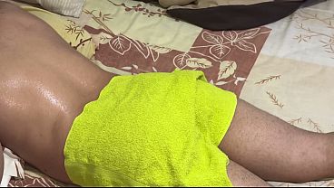 Ibu Mertua Berbokong Besar Bantu Mantu, Pijat Berubah Jadi Ajang Nafsu.