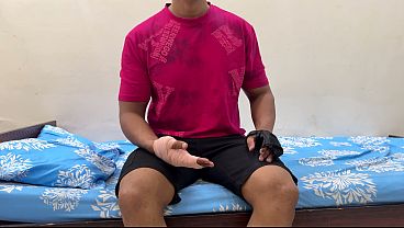 Ibu Tiri Bantu Anak Tiri Yang Luka Mandi, Lalu Godain Dia. Akhirnya Ngentot Habis-habisan, Dari Ngewe Sampai Crot Di Mulut.