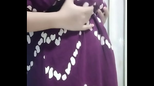Bu Guru Berhijab, Tapi Sengaja Nunjukin Memek Basah Di Kelas.