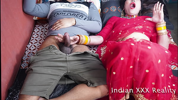 Ibu Tiri India Dan Anak Tiri Lagi Sangek Siap-siap Ngewe Sebelum Holi, Suara Desah Bikin Makin Panas.
