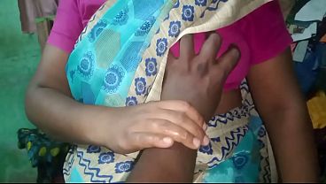 Desahan Ibu Rumah Tangga India, Priyanka, Mainin Batang Sendiri Di Kamar