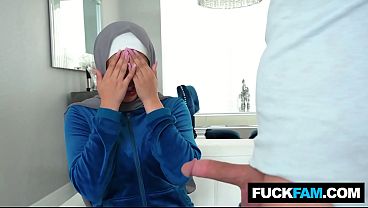 Tetangga Hijabku Kaget Lihat Kontol Besar, Sophia Leone Dan Nicky Rebel Bikin Nyesek