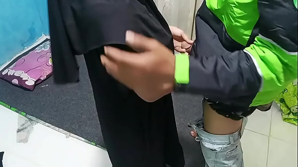 Prank Ajak Ngentot Ojol, Bikin Kontol Tegang Sampe Nembus Celana.