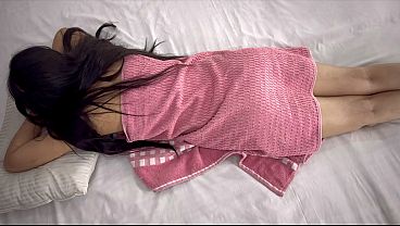 Nri Cewek Ngentot Sambil Dipijit Pantatnya Sama Pelayan, Kontolnya Masuk Ke Memek Dan Bokong Gede.