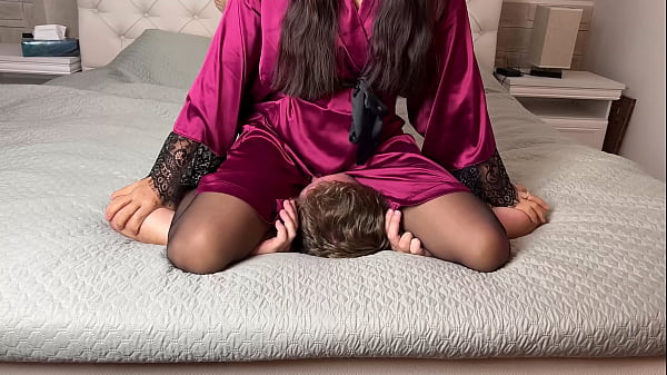 Muka Digebuk Sambil Dudukin Kasar, Cewek Asia Pake Daster Malem, Mulut Disumpel Panty, Makin Bikin Nafsu.
