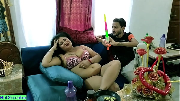 Bikin Gebrakan! Hot Bhabhi India Rayakan Ultah Dengan Main Seru Bareng Pacar Muda!