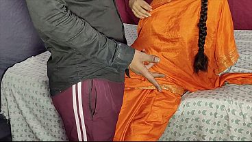Dever Ne Desi Bhabhi Ki Chut Ki Pyaas Bujhai, Jor Se Chod Kar Uski Gili Gand Ko Bhigoya.