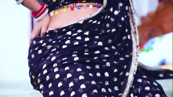 Bokep India: Bini Tetangga Montok Ngewe Sambil Masak, Susu Besar Goyang-goyang