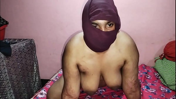 Make-up Wala Gandu Ghar Pe Aake Hot Indian Model Client Ki Chut Faad Di, Hindi Audio Mein Chudai Ki Cheekhein