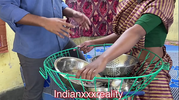 India Paling Mantap Xxx Keluarga Tiri Desi Dengan Suara Hindi Yang Jelas Bikin Makin Basah