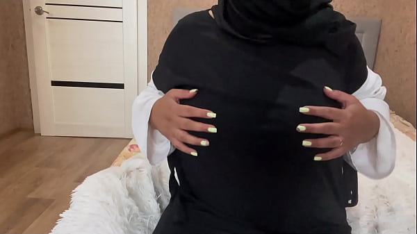 Arab Milf Jasmine, Pussy Nganga Tanpa Celana Dalem, Siap Digenjot.