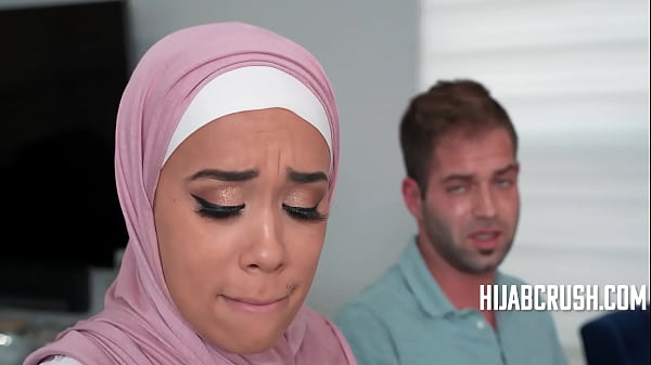 Membantu Kakak Tiri Arabku Jadi Lebih Liar Dan Nggak Kaku Di Ranjang | Hijabcrush