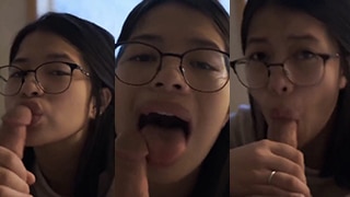 Sepongin Tuh Cewek Abg Cantik Pake Kacamata, Bego Lu