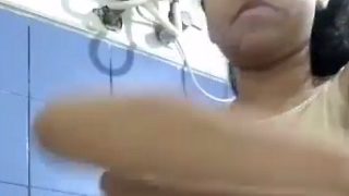 Tontonan Bugil Di Kamar Mandi Bikin Makin Basah Dan Nafsu Meningkat.