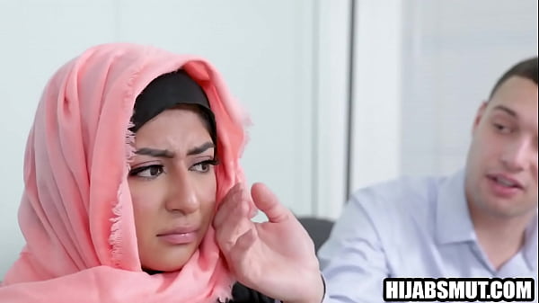 Cewek Hijab Terpaksa Digenjot Bule Amerika Sampai Muncrat
