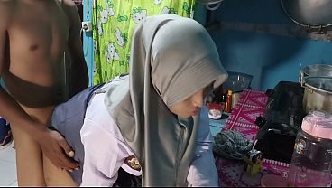 Ngentot Adik Ipar Yang Montok Sambil Meremas-remas Memek Basahnya, Bikin Kontol Tegang Dan Muncratin Sperma Pekat.