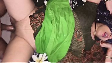 Desi Kakak Tiri Digebukin Sama Adik Tiri Pas Sendirian Di Rumah, Full Film, Suara Hindi, Ngewe Sampe Rembes.
