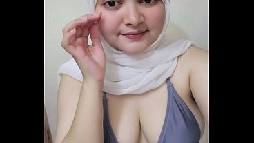Hari-hari Pertama Goyang Twerk Pakai Hijab, Bikin Makin Basah Dan Panas