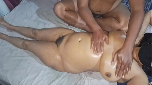 Bini Tetangga India Lagi Digebukin Pijit Full Bugil, Crot Di Mana-mana!