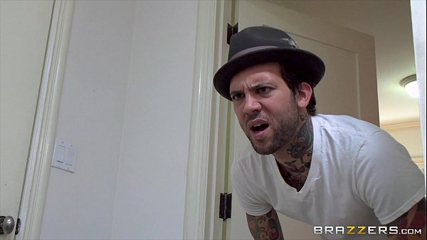 Brazzers – Alexis Fawx – Si Mama Montok Dengan Dua Tontonan Besar Yang Bikin Ngaceng