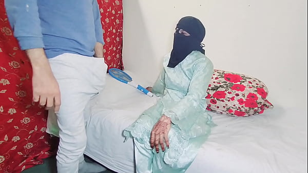 Gercep Doggystyle, Kontol Gede Ngebor Memek Belakang Cewek India Montok Sambil Ngomong Kotor Bahasa Hindi