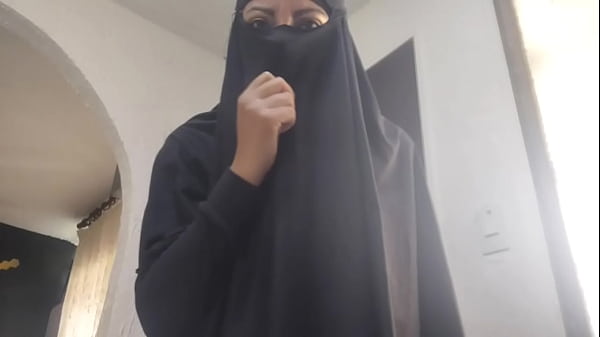 Arab Janda Sangek Colmek Memek Muncrat Sampe Crot Di Depan Webcam Pake Niqab Jilbab Bikin Crot