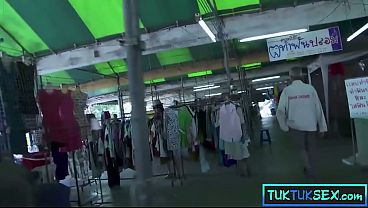 Lidahnya Ditindik, Ibu Mungil Thailand Digilir Dua Bule Di Hotel, Ngeres Abis!