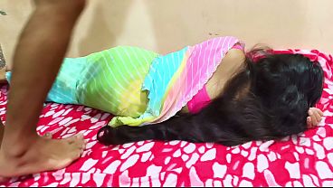 Cewek India Digebukin Di Kamar Tidur, Sampe Meringis Kesakitan.