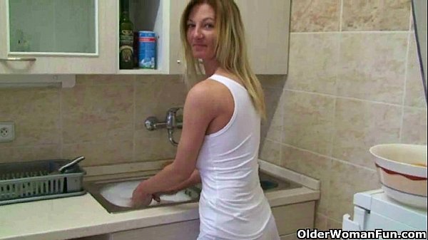Ibu Bikin Video Colmek Sendiri Di Rumah, Bikin Ngaceng Abis.