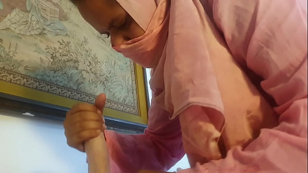 Desi Cewek Lagi Digeber Pijit Antar Ras, Sampe Crot Basah Kuyup.