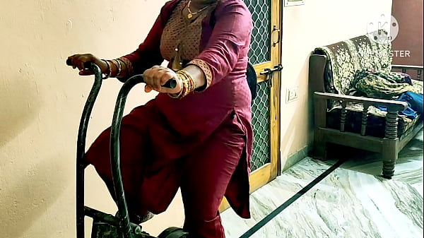 Bikin Crot Si Bhabhi India Di Gym Sama Bocah Kencang.