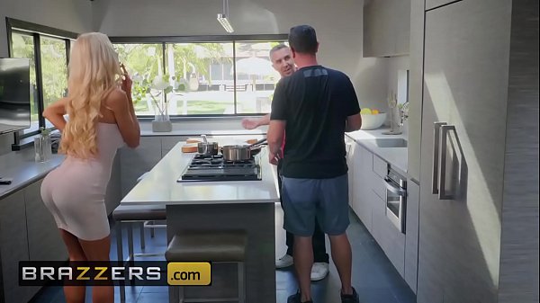 Istri Tetangga Yang Nakal – Courtney Taylor & Keiran Lee – Courtney Bantuin Suami Orang Biar Ngentot Puas – Brazzers
