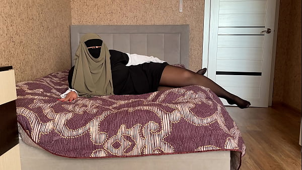 Khalifah Turki Wawancara Di Casting Porno, Kontolnya Ngeces Sampai Ke Dalam Memeknya