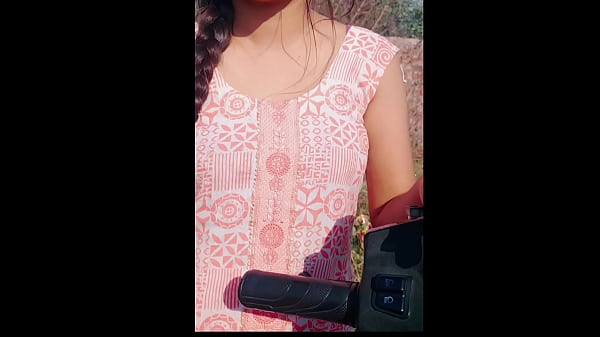 Desi Randi Ko Sadak Se Utha Kar Zor Zor Se Choda, Chodne Ka Maza Hi Kuch Aur Hai.