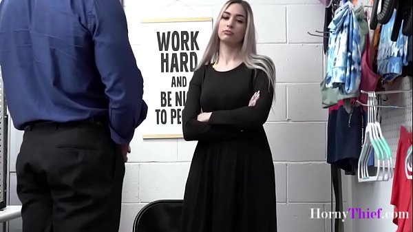 Gadis Nakal Berhijab Digilir Polisi Biar Bebas Dari Sel – Delilah Day | Hornythief