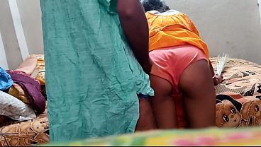 Desi Bhabhi Ki Doggy Style Mein Jor Se Chudai, Chikti Hui Gand Aur Gehri Sanson Ke Saath