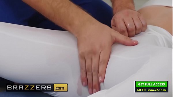 Ngentot Di Kelas Yoga, Lacy Lennon Dan Keiran Lee Saling Tusuk Memek Dan Kontol Sampai Basah Kuyup Di Episode Brazzers Ini.