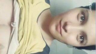 Beena Gadis Kashmir Pamer Selfie Bugil Bikin Makin Basah