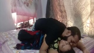Boudhi Ngeliat Tamunya Lagi Nonton Bokep, Langsung Aja Dia Naik Dan Nge-fuck Tamunya Sampe Puas.