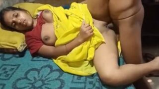Mbak Desa Minta Digenjot Sama Ponakan, Ciuman Dan Jilatan Nafsu Bikin Basah Kuyup