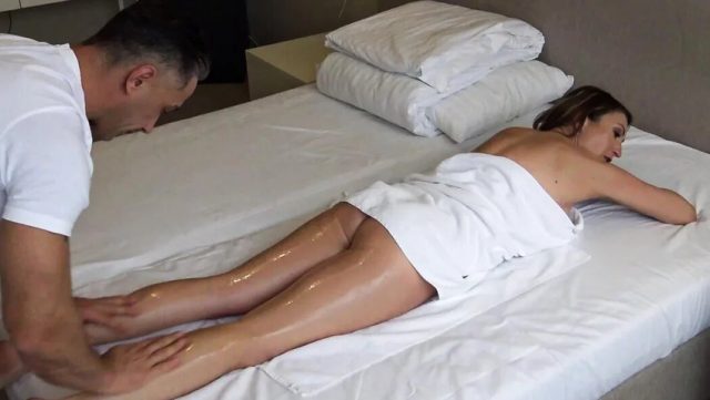 Mugur Porn – Julia North Si Milf Matang Dikerok Sampai Ke Dasar Sama Mugur, Ngentot Paksa Sampai Ke Liang Anal Bikin Muncrat | Mugur Porn 28 Januari 2023
